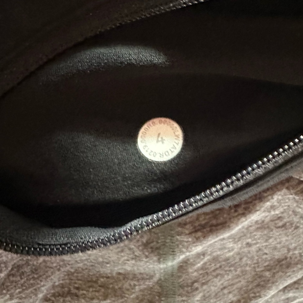 Lululemon Women's Gray and Black Shorts Speed Up Lined Shorts 2.5” - Picture 4 of 5